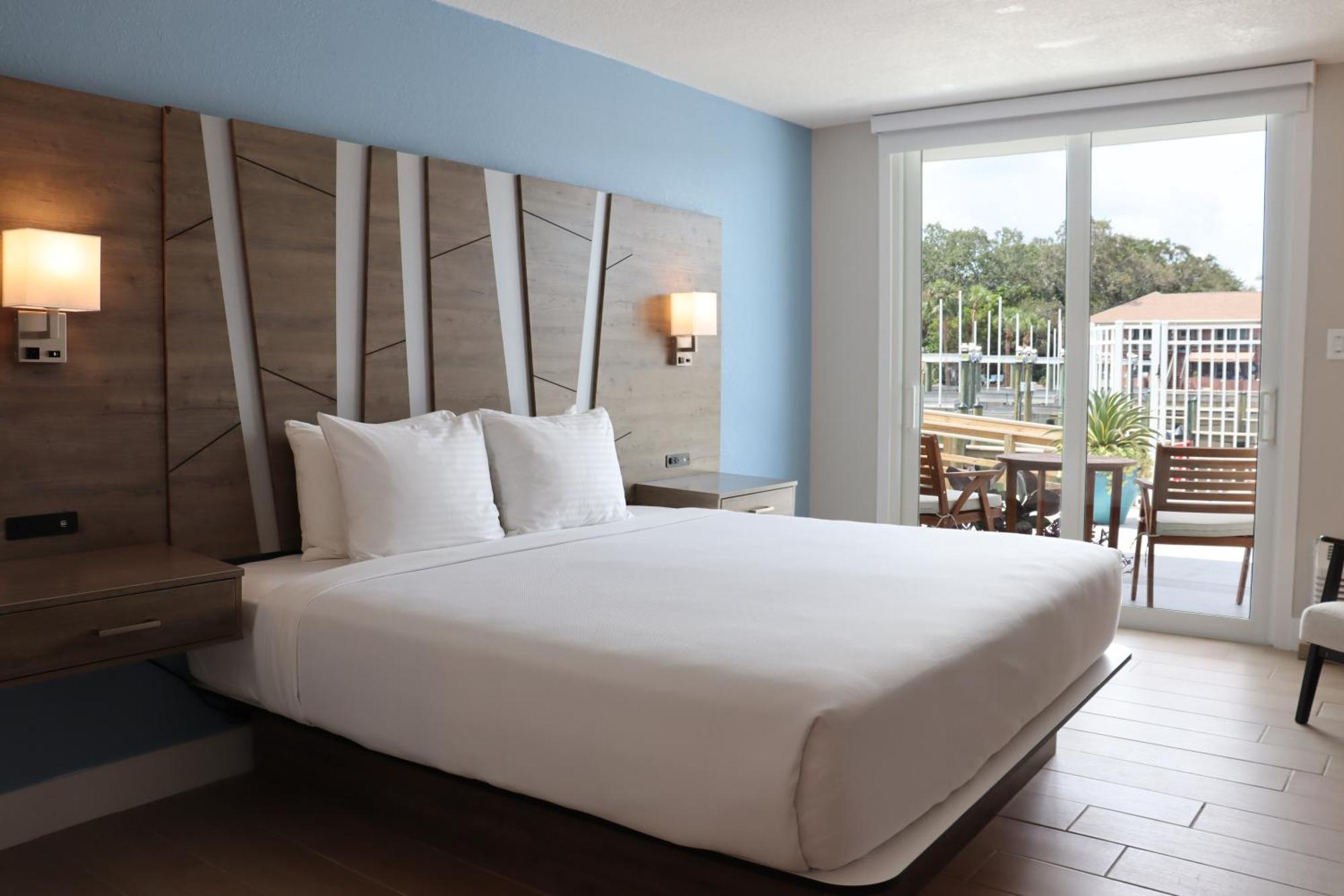 Skybeach Hotel And Marina St. Petersburg Room photo