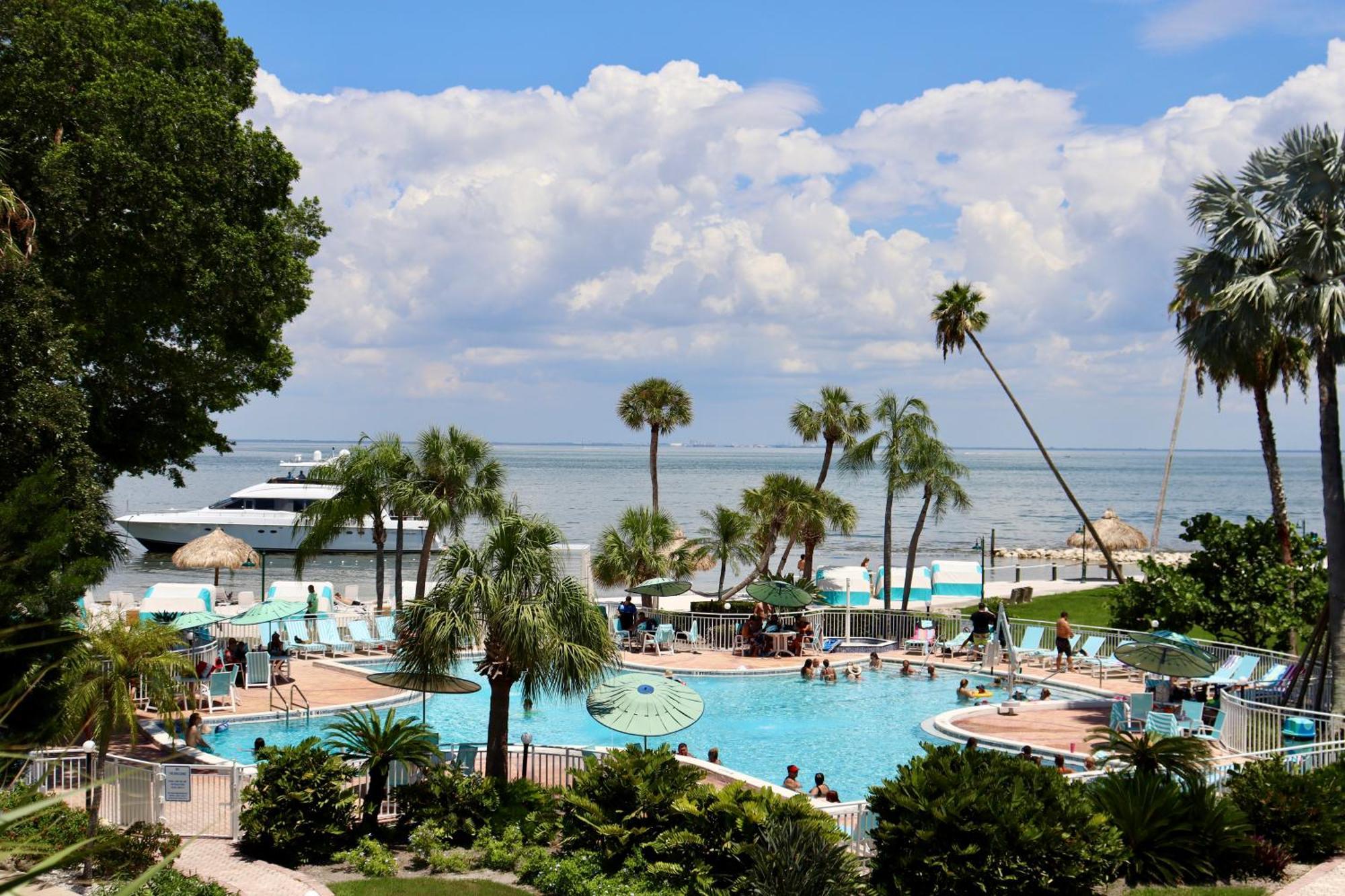 Skybeach Hotel And Marina St. Petersburg Exterior photo